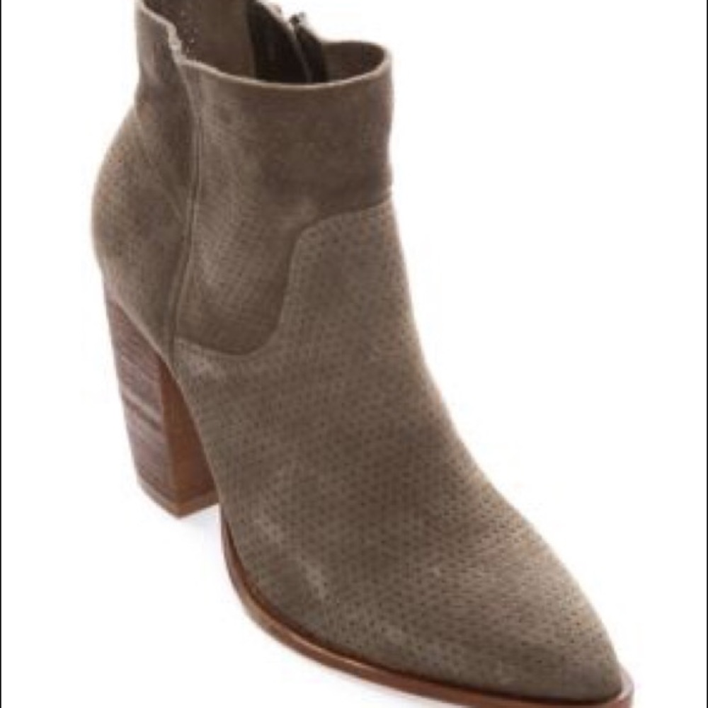 Vince Camuto size 7 grey green Cava bootie